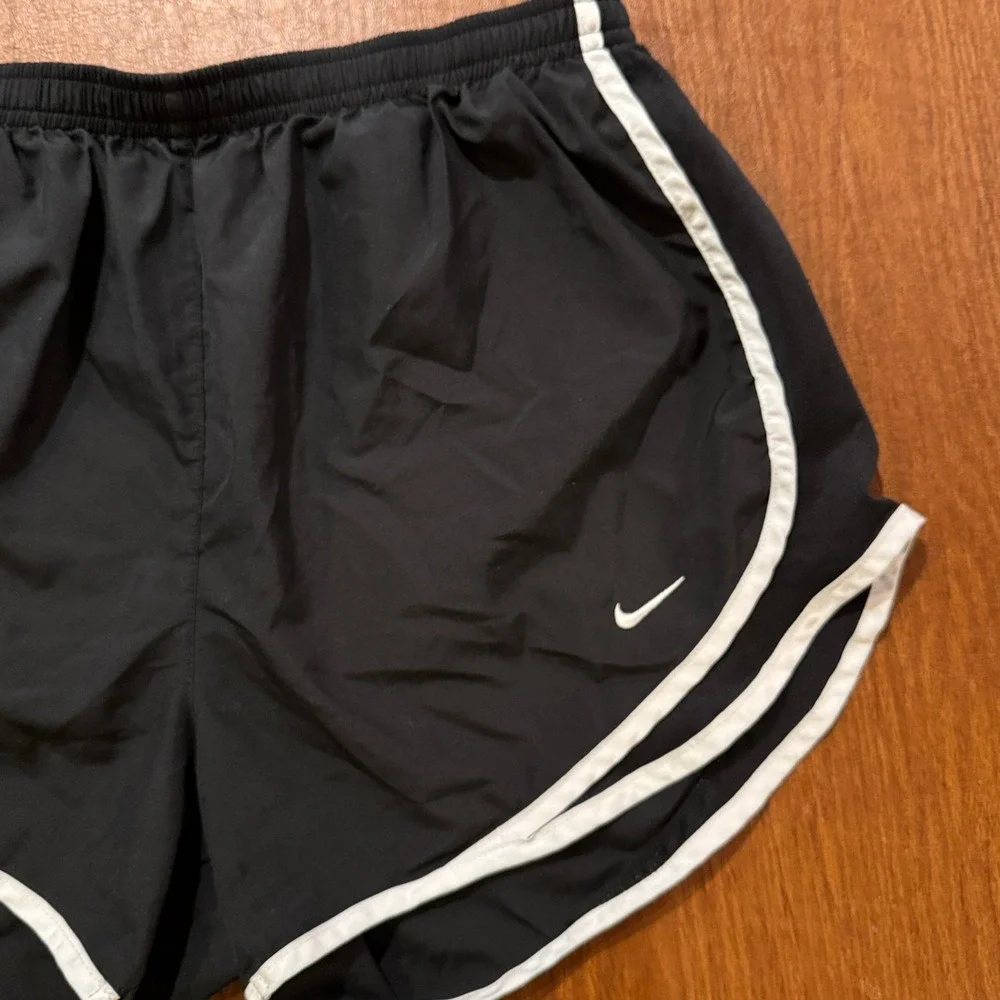 Nike Dri-Fit Running Shorts Women's Medium Black White Tempo Track Performance